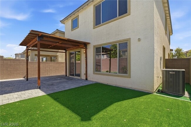 Building Photo - 8025 Texas Hls St