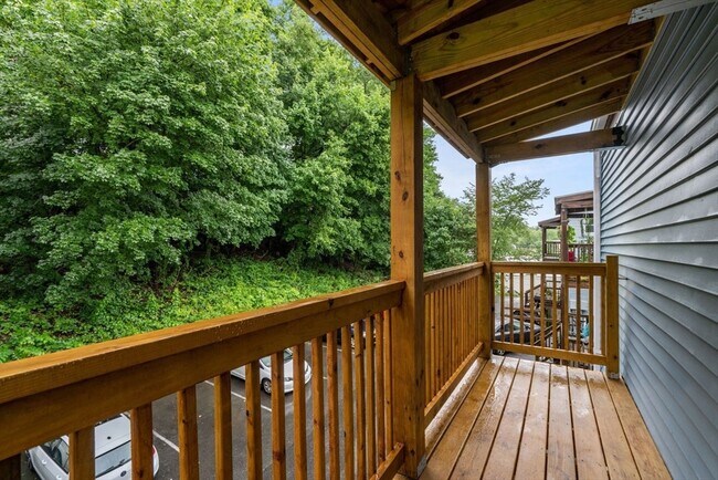 Building Photo - 570 Washington St