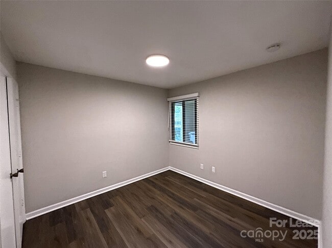 Building Photo - 3621 Willow Point Dr