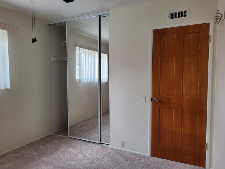 Building Photo - 518 Arizona St