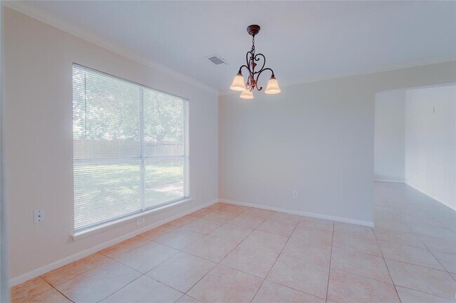 Building Photo - 4239 Southchase Ln