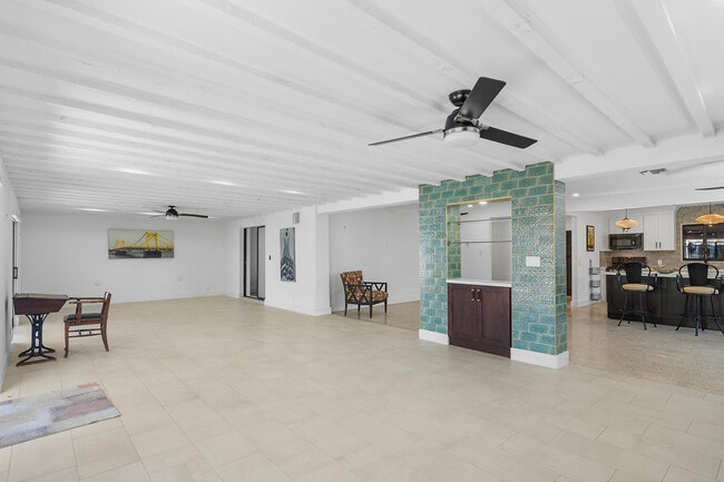 Building Photo - 901 Guava Isle