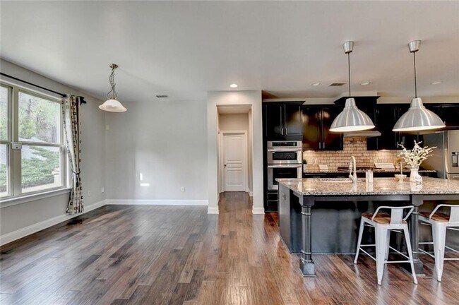 Building Photo - 2540 Maple Ridge Ln