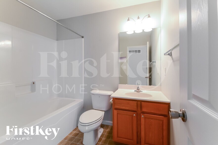 Building Photo - 1203 Del Haven Dr