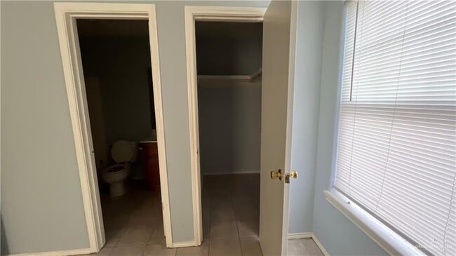 Building Photo - 12 Glasscock Blvd