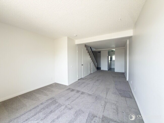 Building Photo - Charming 2 Bedroom Anacapa Condo just steps from the beach in Port Hueneme!