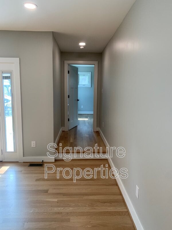 Building Photo - 6112 Ellis Ave
