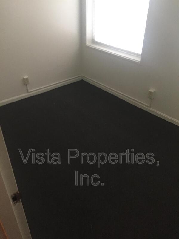 Building Photo - 1840 La Salle Pl