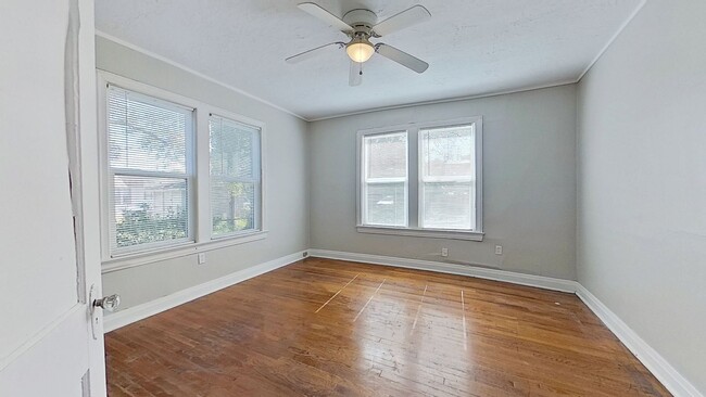 Building Photo - 1/1 In San Marco! Walking distance to the ...