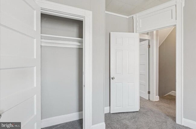 Building Photo - 30 N Abington Ave