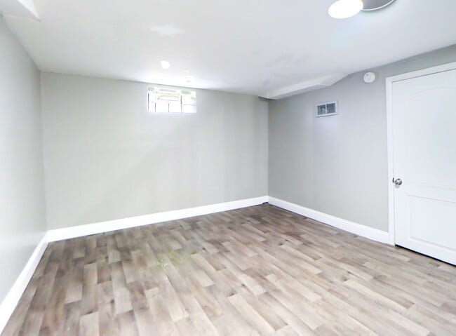 Building Photo - 4 Bedroom Cape Cod