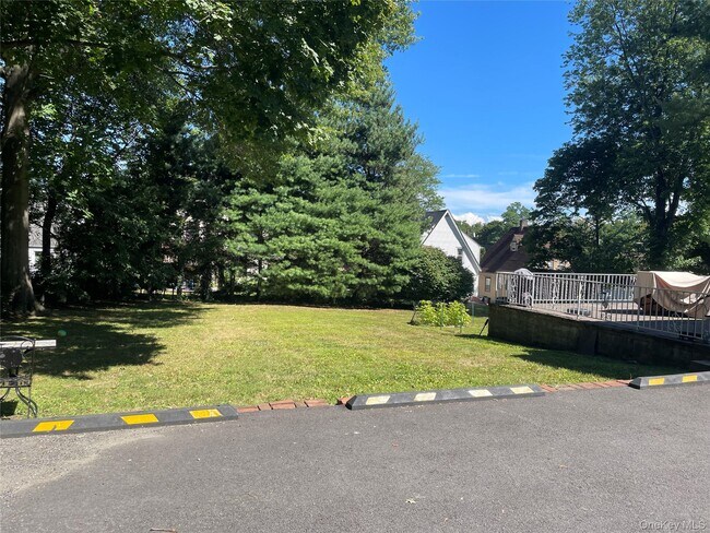 Building Photo - 169 Old Mamaroneck Rd