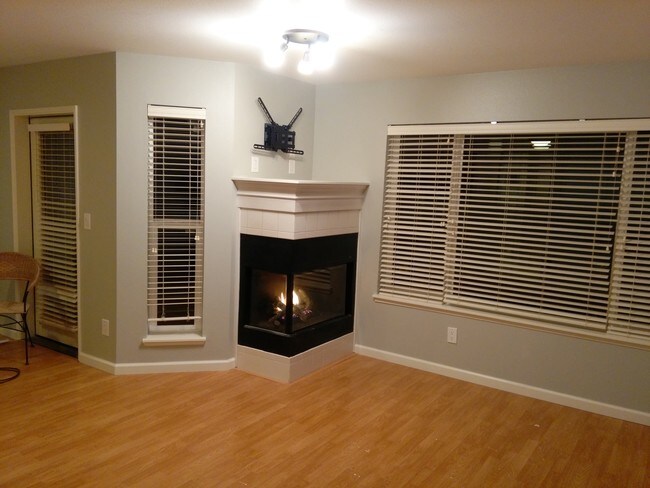 Building Photo - 5000 NW Village Park Dr