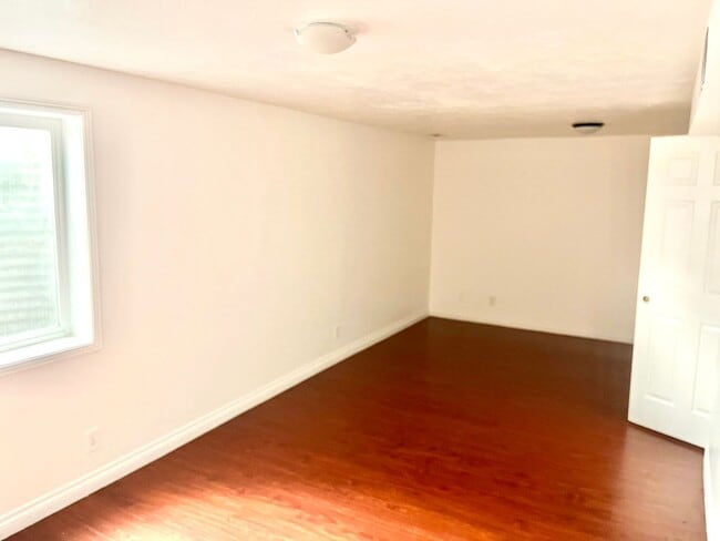 Building Photo - 3079 Lehman Ave