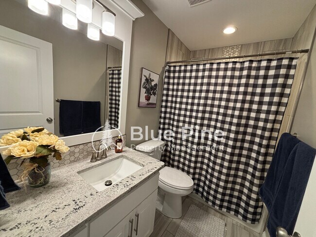 Building Photo - 5506 Eaglewood Dr