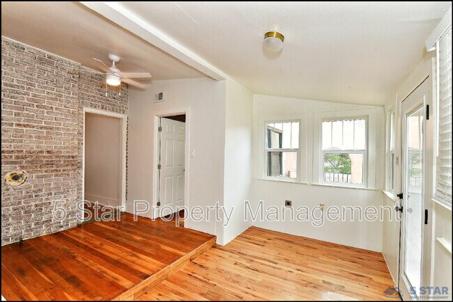 Building Photo - 2906 Wheeling Ave