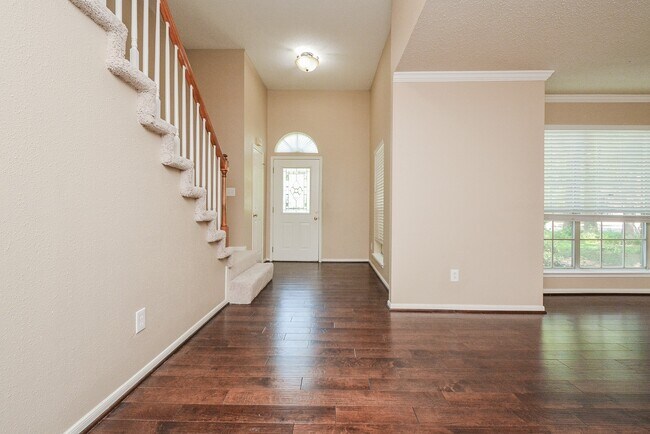 Building Photo - 10 Ridgecross Pl