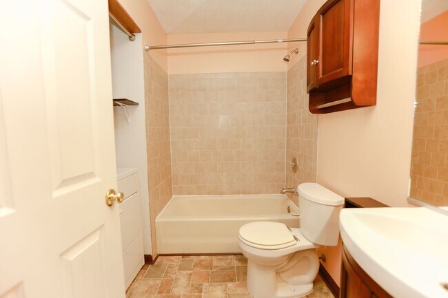 Building Photo - 200 Arabian Cir