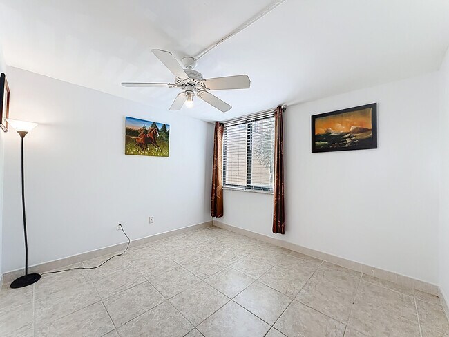 Building Photo - 755 Dotterel Rd