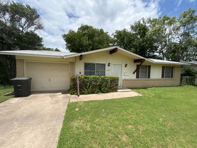 Primary Photo - 1205 Kathey Dr