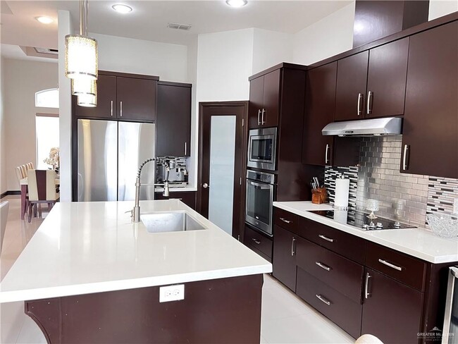 Building Photo - 2405 N 47th St