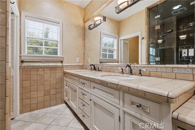 Building Photo - 500 3rd St