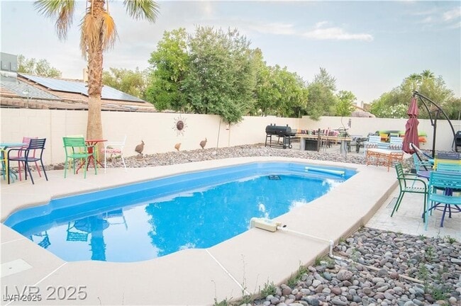 Building Photo - 3436 N Tenaya Wy