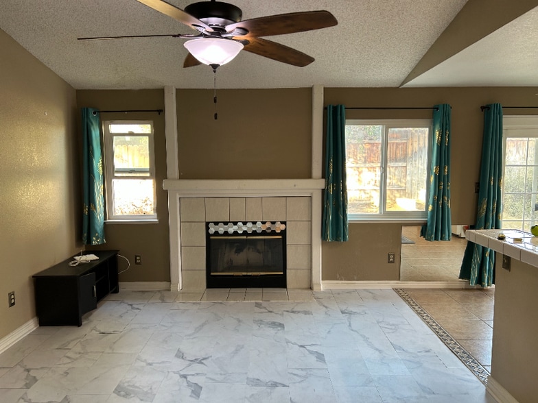 Building Photo - 9110 Sonoma Way