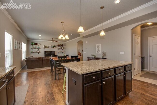 Building Photo - 8288 Hardwood Cir