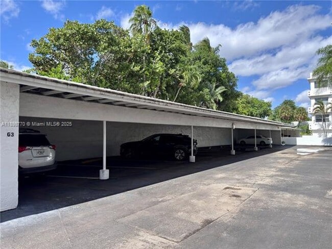 Building Photo - 10230 Collins Ave