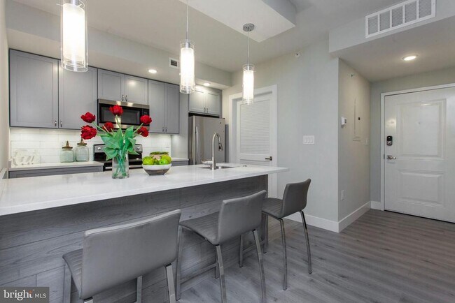 Building Photo - 1533 Parrish St