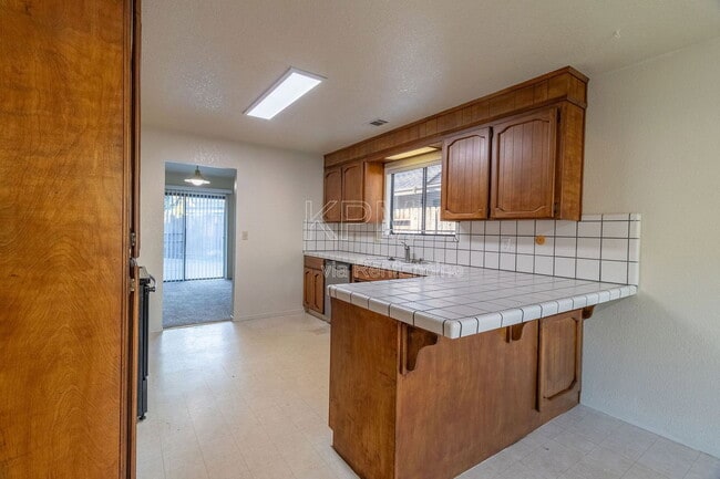 Building Photo - 8941 Blue Fox Way