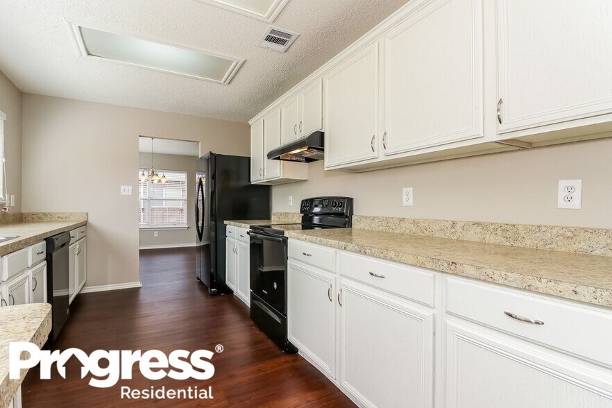 Building Photo - 3156 Pine Valley Dr