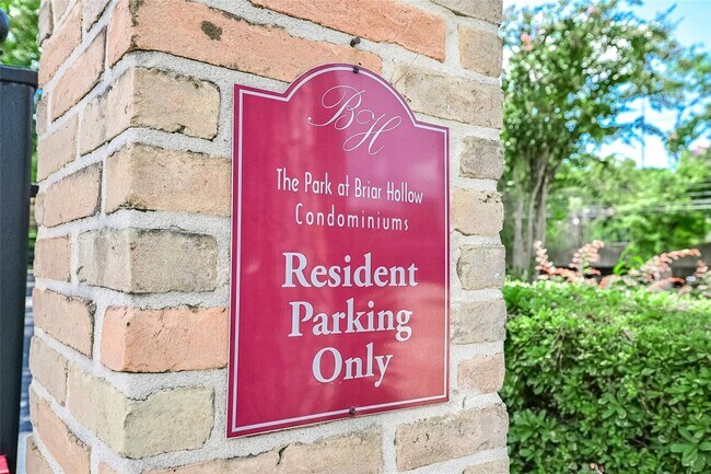 Building Photo - 4515 Briar Hollow Pl