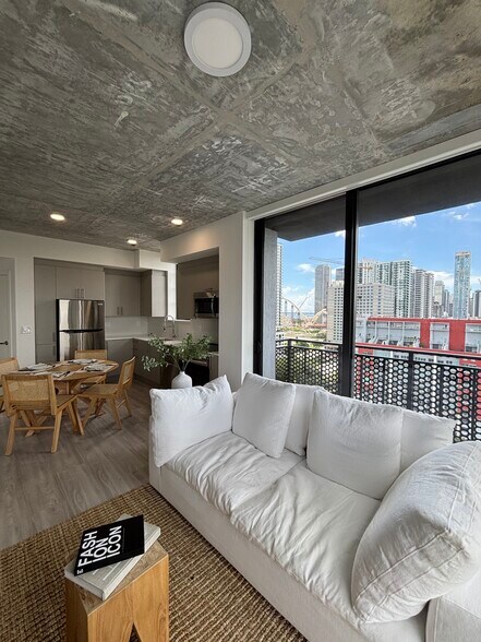 Building Photo - 1740 NW 1st Ave