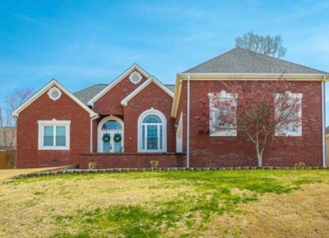 Building Photo - 8102 Hamilton Mill Dr