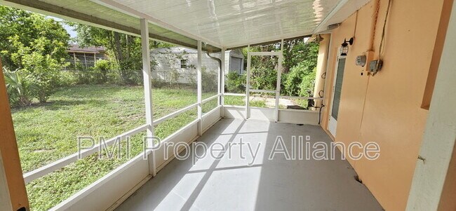 Building Photo - 616 N Hartley Cir