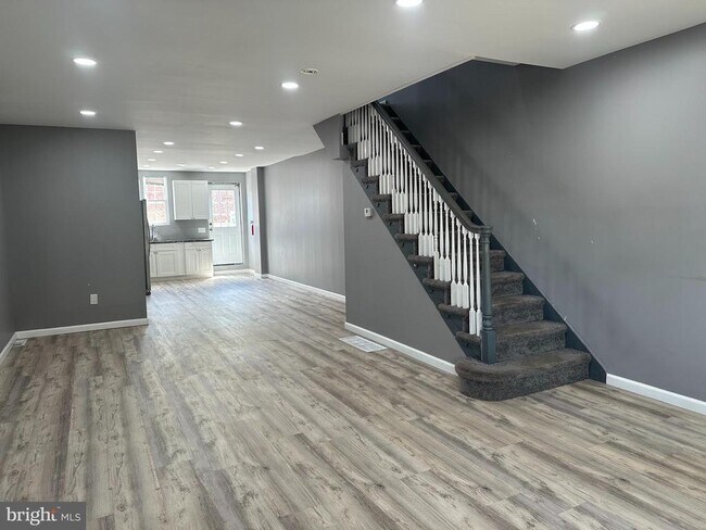 Building Photo - 1438 Knorr St