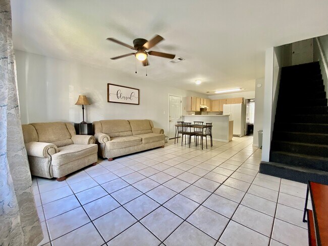 Building Photo - 786 Timberwood Cir E