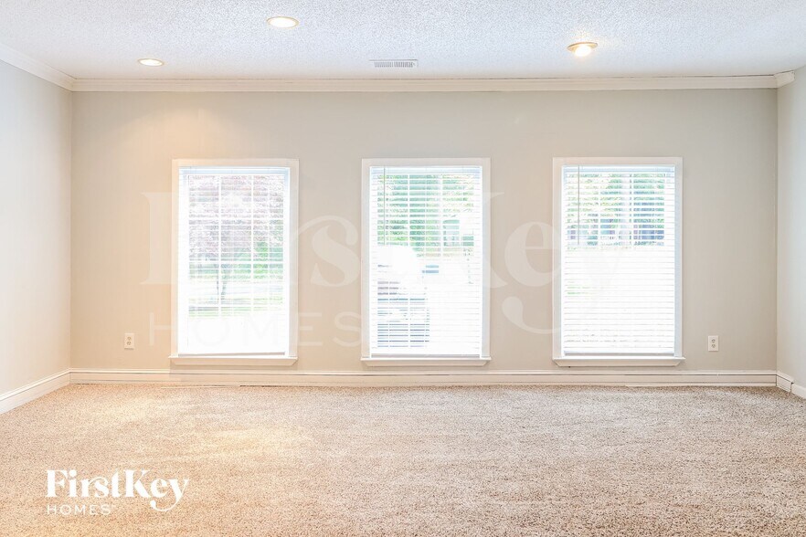 Building Photo - 1456 Chaseway Cir