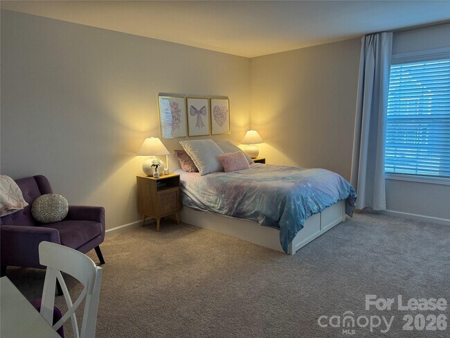 Building Photo - 1058 Thoroughbred Dr.