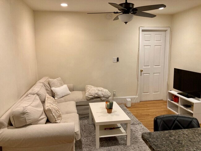 Building Photo - 55 Egmont St