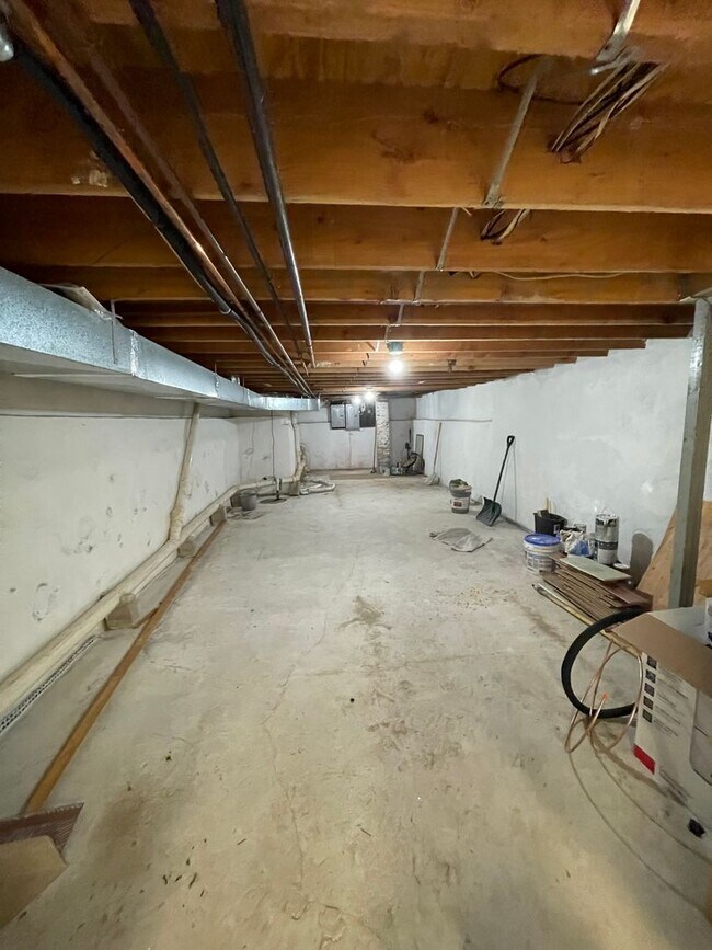 Building Photo - 1432 W Venango St