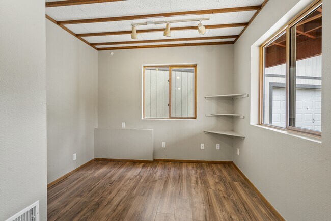 Building Photo - 8892 Martin Ln