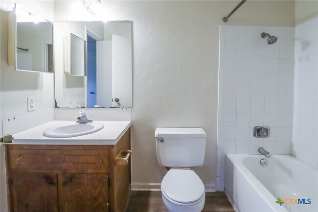 Building Photo - 1105 Covey Ln