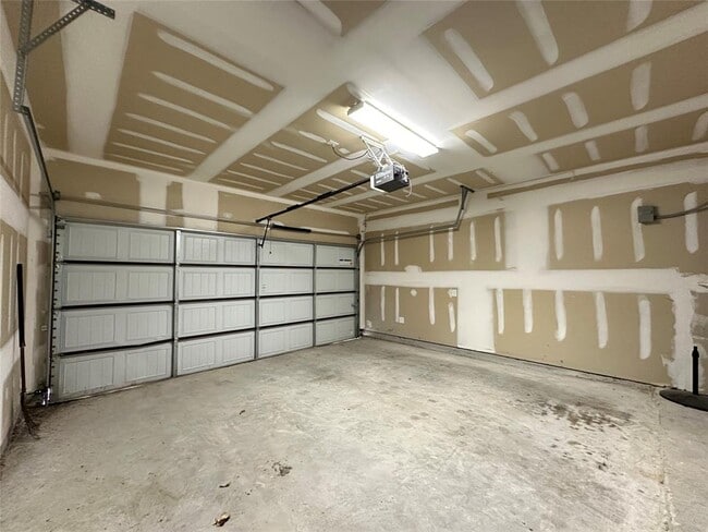 Building Photo - 8706 Torcello St