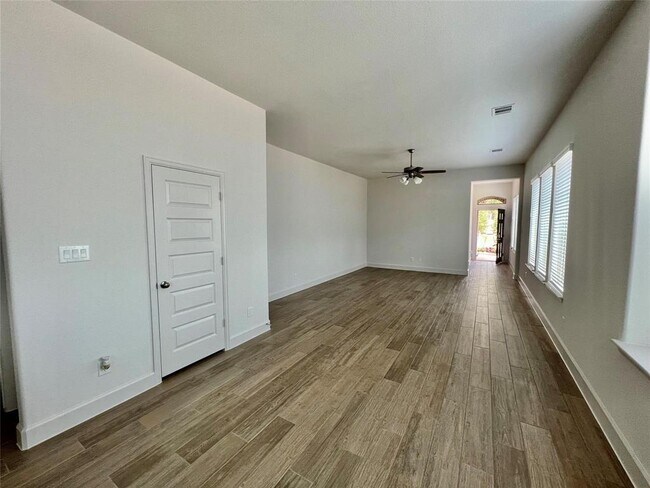Building Photo - 508 Burnaby Ct