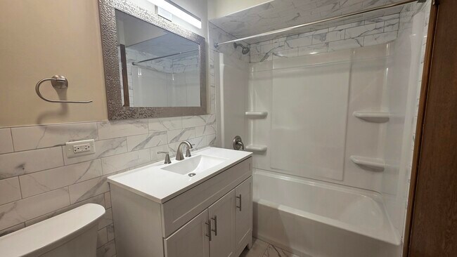 Building Photo - 623 S McKinley Ave