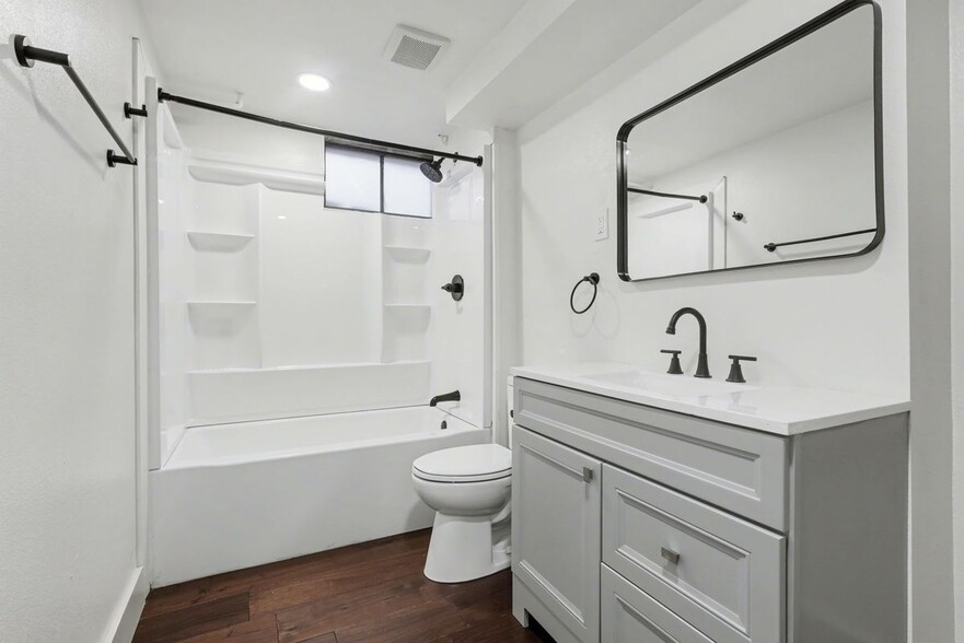 Building Photo - 2215 N Wahsatch Ave