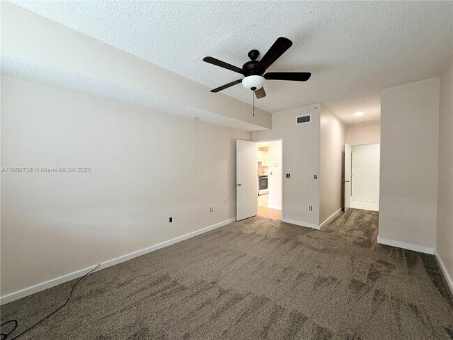 Building Photo - 6984 SW 39th St